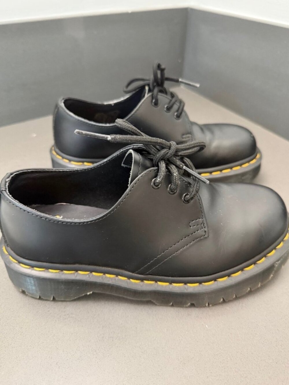 Brand NEW Dr. Martens Black Leather 3- Eye Oxford with Yellow Stitching. Size 5